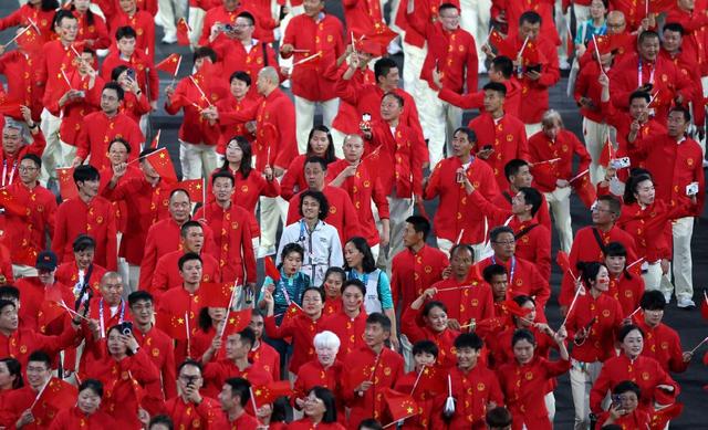 2024年时尚前沿，最新衣物赠送潮流，你的衣橱准备好了吗？
